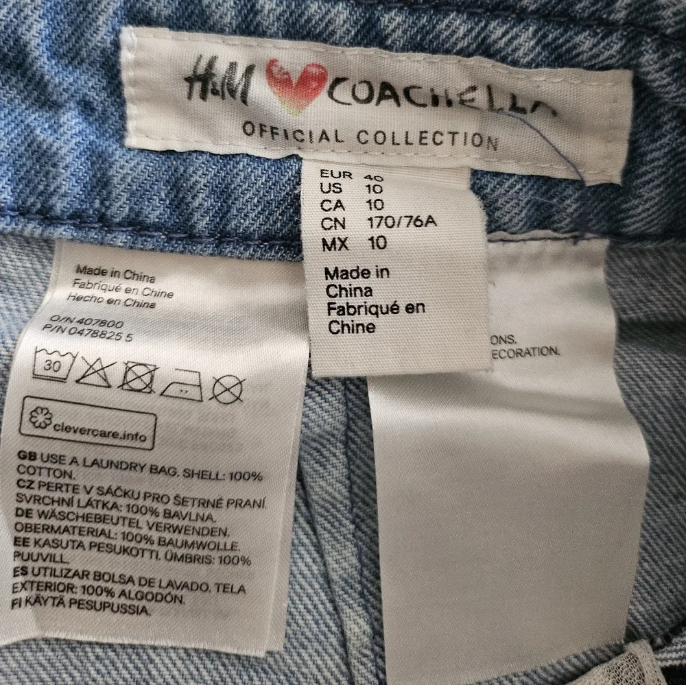 Vintage H&M Blue Denim Skirt with Floral Embroidery - Picture 3 of 3